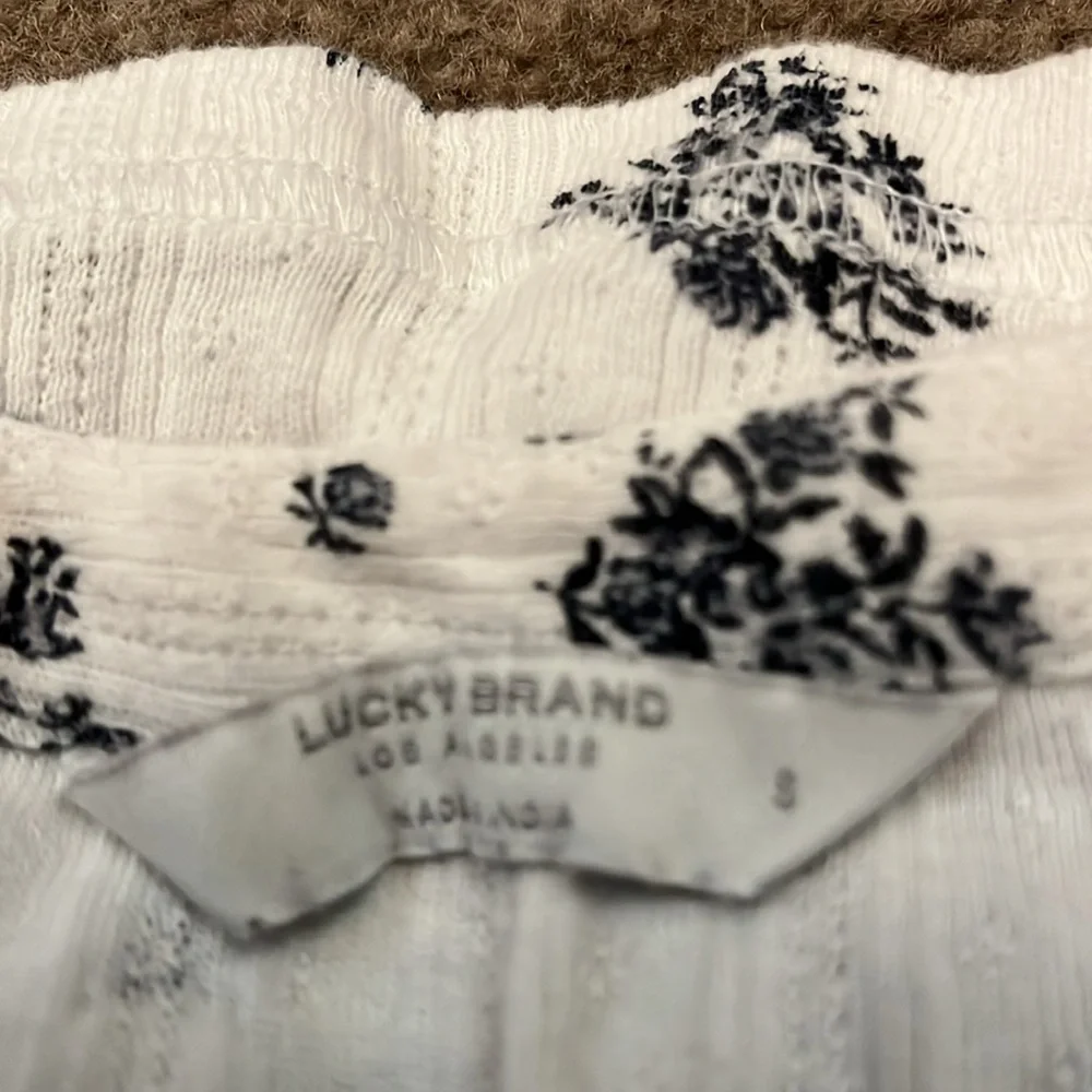 Lucky brand size small long sleeve shirt with adjustable sleeves to 3/4 - Picture 2 of 7
